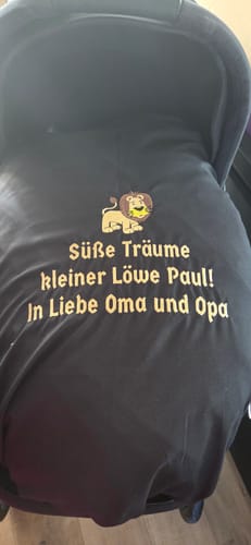 Customer photo review of Kissenbezug 80x80cm mit Namen oder Text bestickt als Deko für Sofa Kinderwagen
