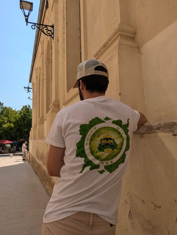 Customer photo review of LE T-SHIRT "YOUNG WILD & FREE"