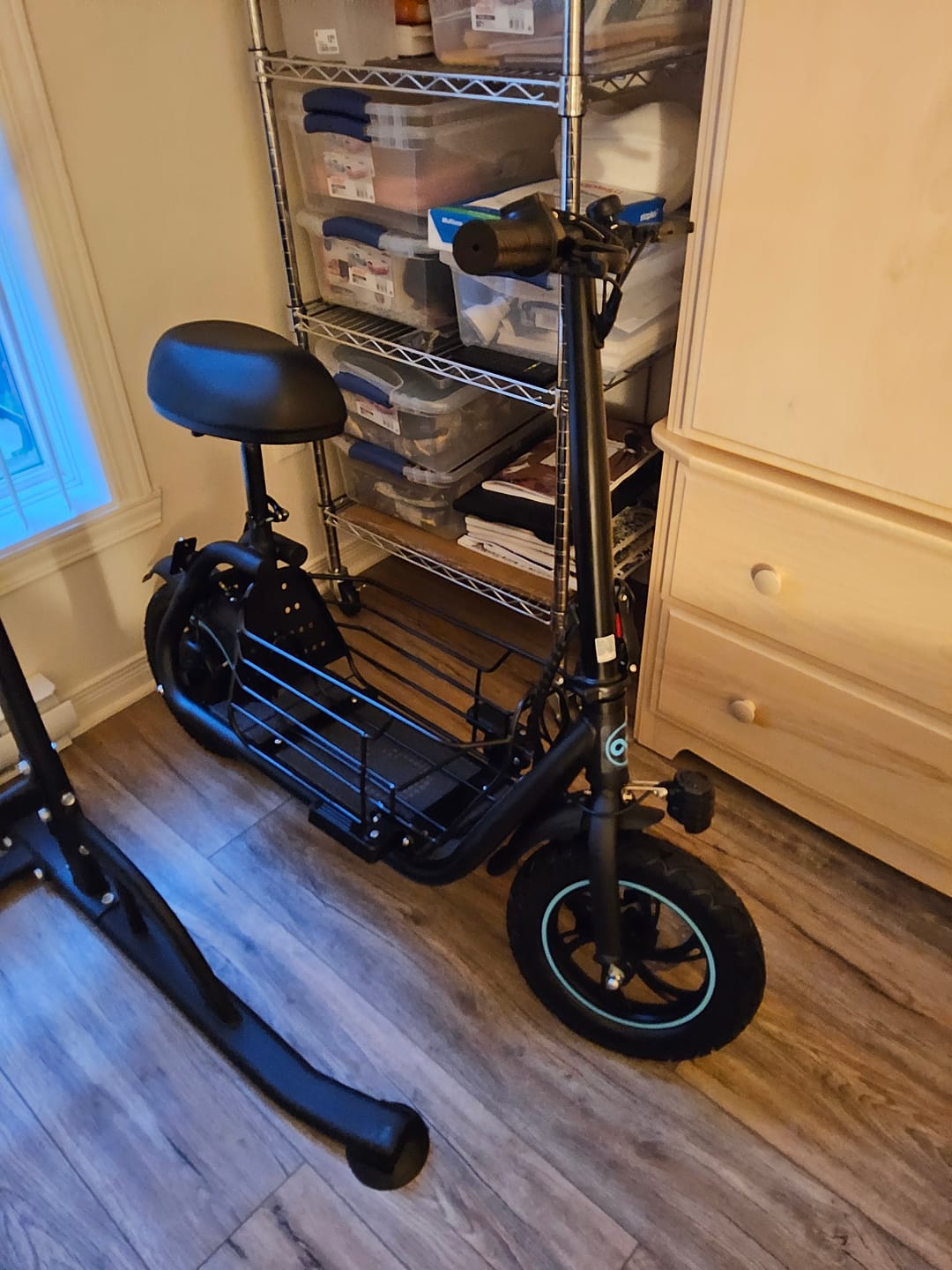 Customer photo review of Gyroor C1S Electric Scooter with seat, Removable Dual Baskets - 550W Motor(Peak 800W) and Top Speed 18.6MPH