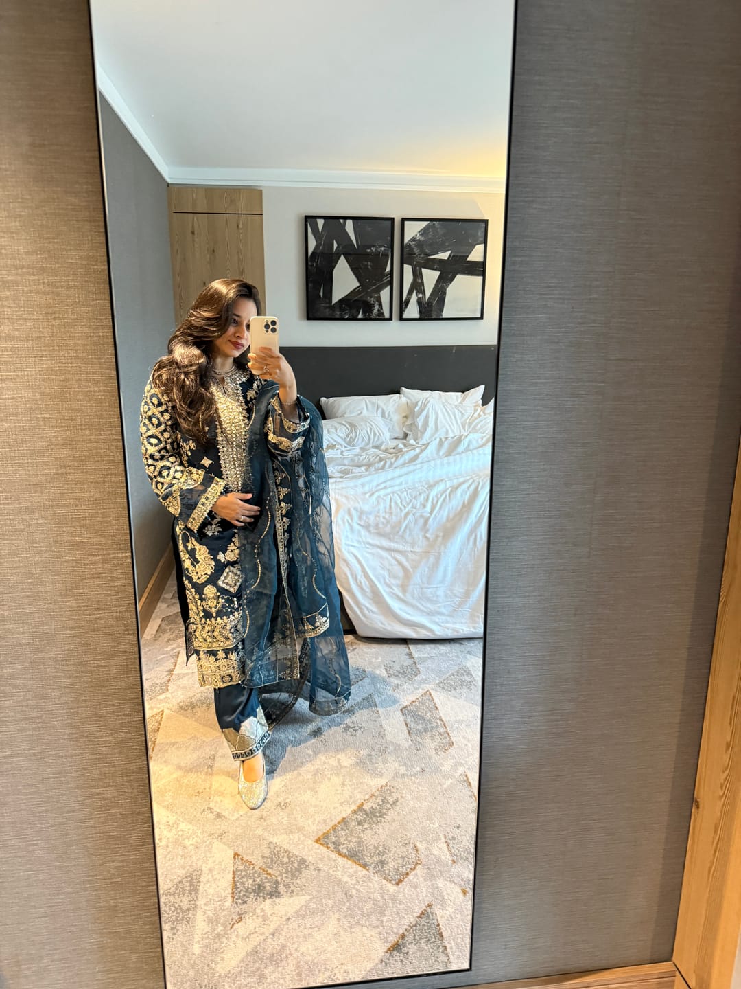Customer photo review of Husan e Jahan - Luxury Festive Collection - Ready to Wear - V2 - D4 - HEJV2D4