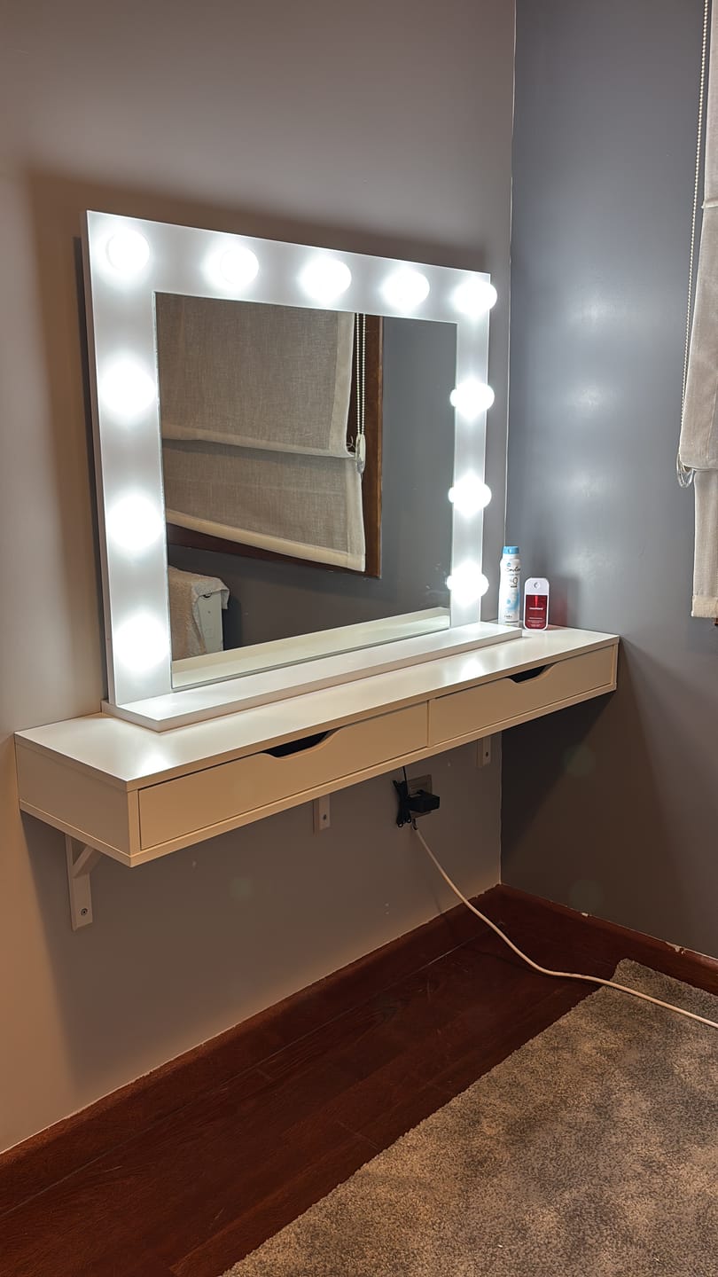 Customer photo review of Rani EF108 Hollywood Işıklı Ayna Kulis Makyaj Aynası Spot Işıklar Dahil Ayna Beyaz