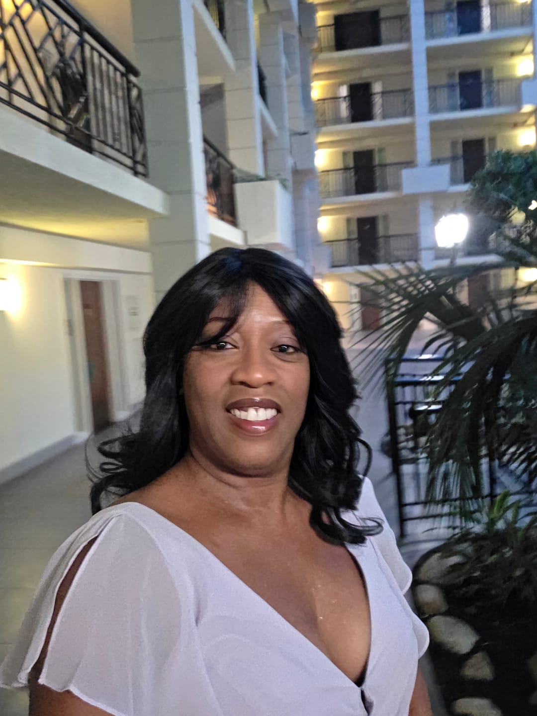 Customer photo review of Sensationnel Dashly Salt & Pepper HD Lace Part Wig - SP LACE UNIT 3