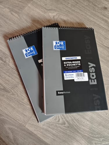 Avis photo d'un client sur Bloc à spirales EASYNOTES OXFORD # Couverture polypro - 160 pages A4 détachables - grands carreaux