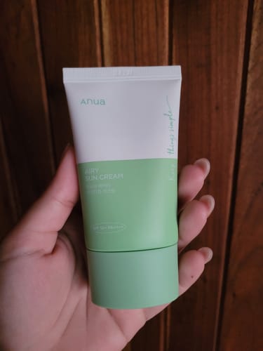 Customer photo review of Crema Solar Airy Sun Cream