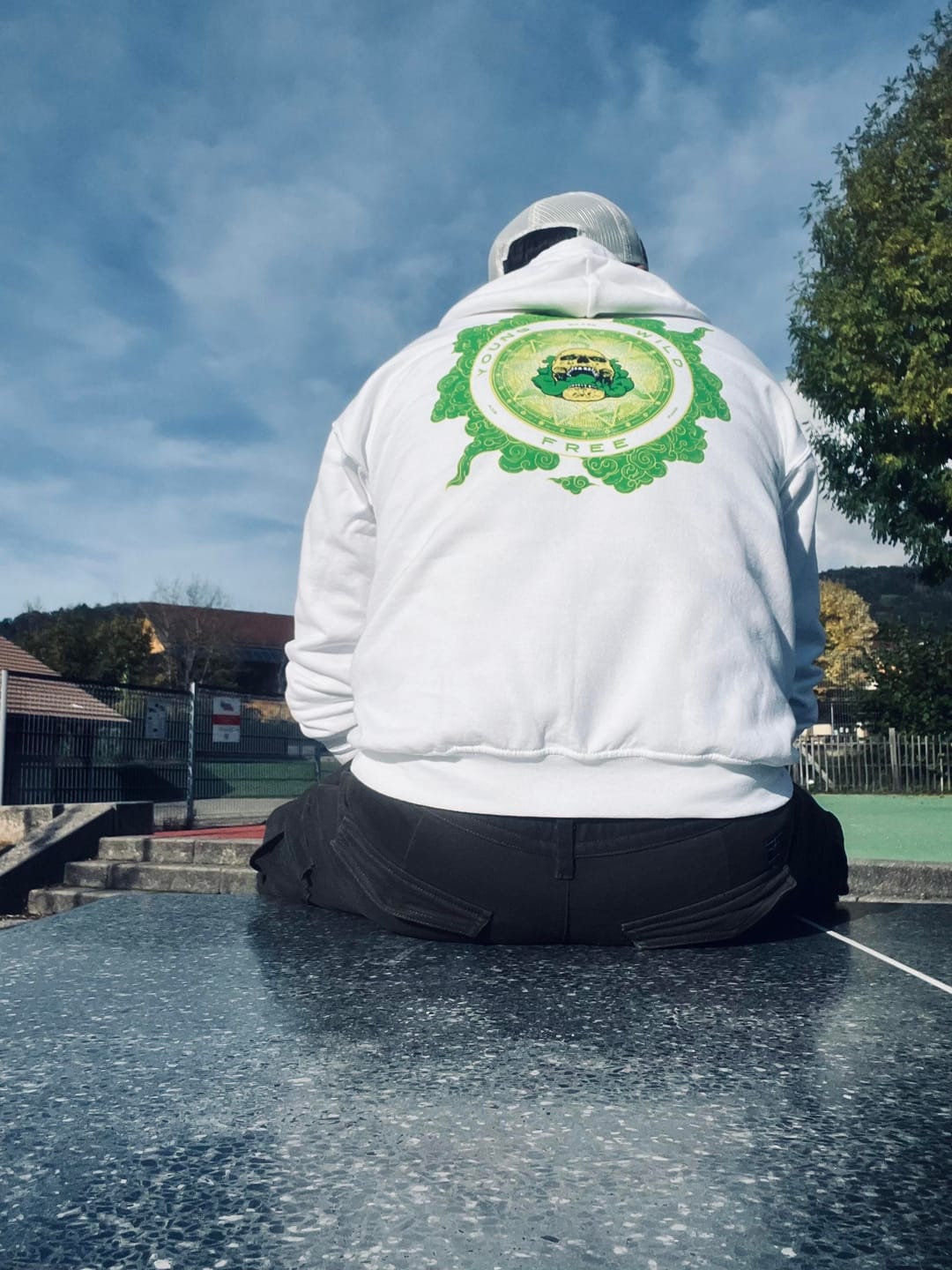 Customer photo review of LE SWEAT "YOUNG WILD & FREE"