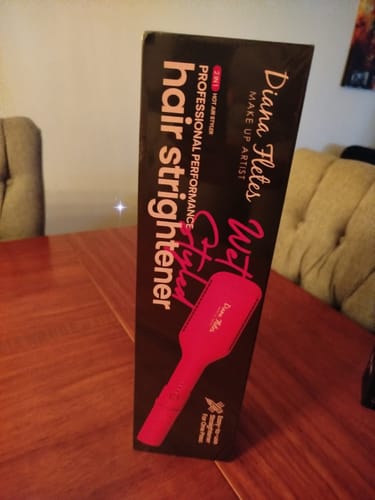 Customer photo review of Plancha 2 en 1 Diana Fletes Para Cabello Húmedo y Seco.