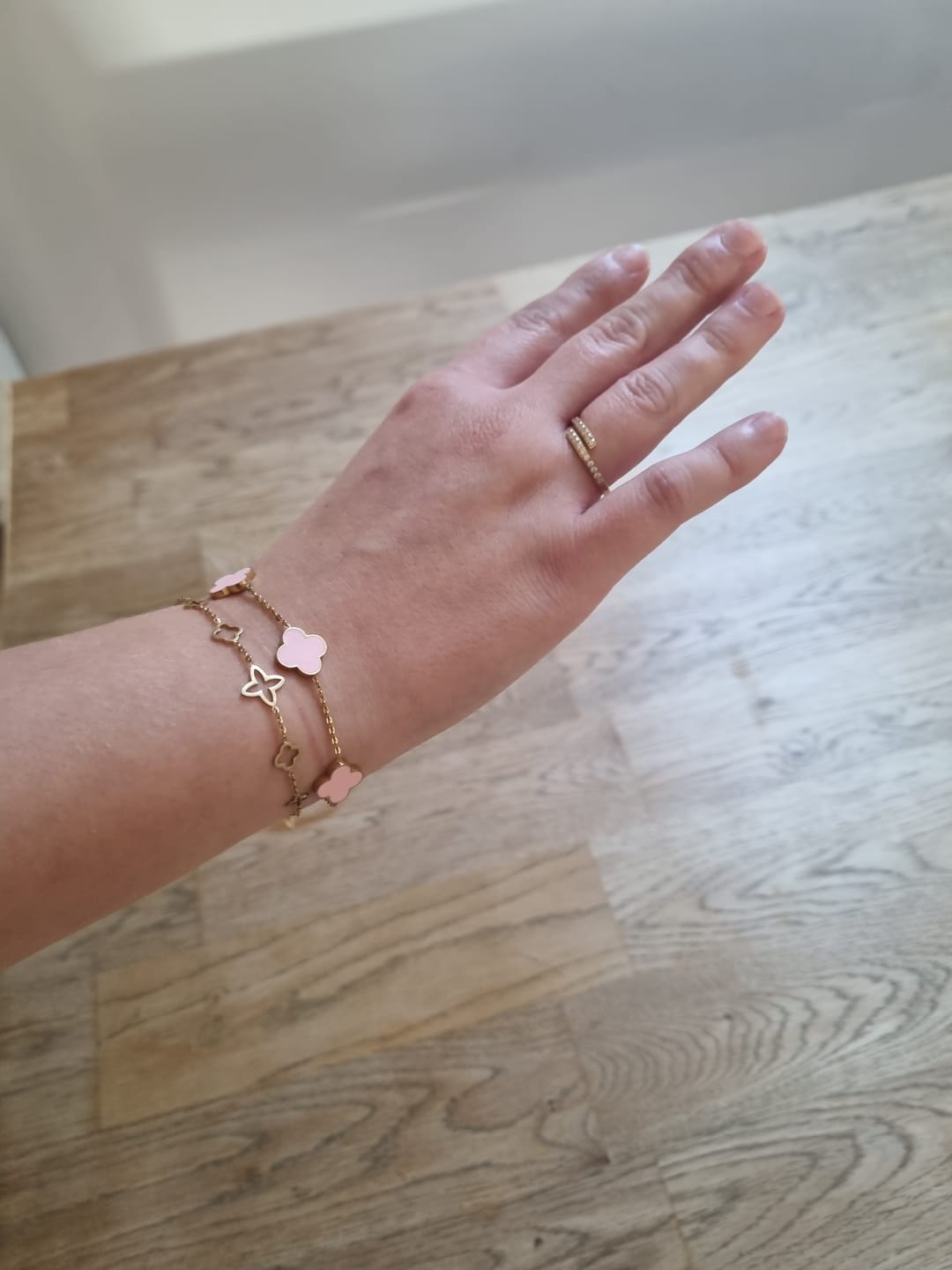Customer photo review of Pearl Hoop Ohrringe | 18K vergoldet