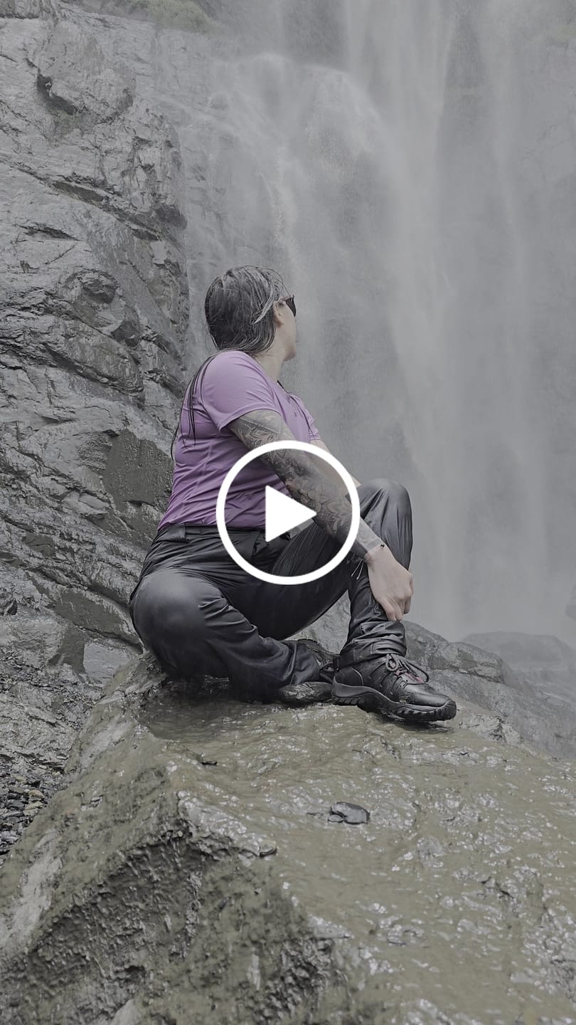 Customer video review of FUNDA IMPERMEABLE PARA CELULAR