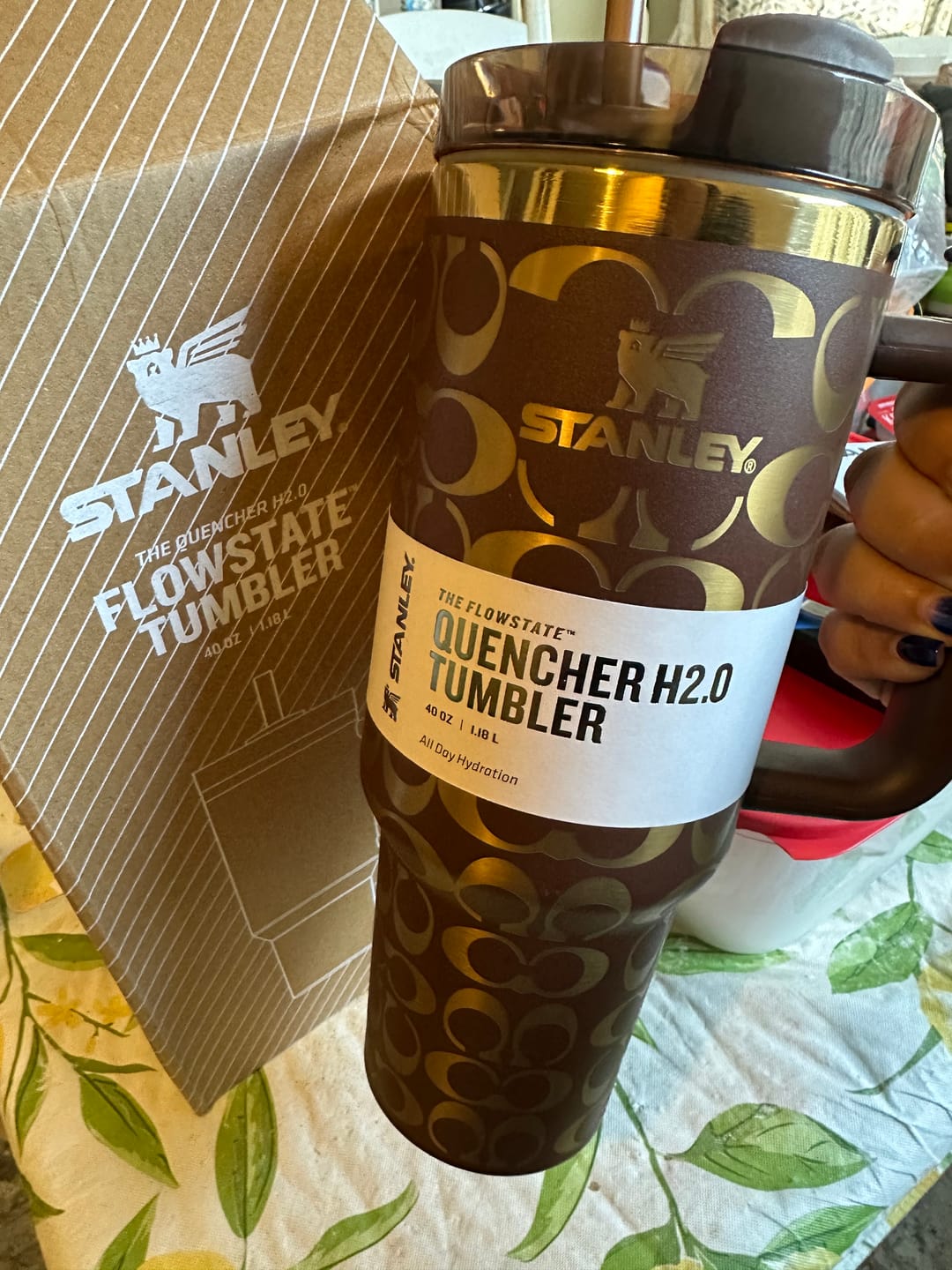 Customer photo review of Designer Holographic In-Car Insulated Cup 40OZ🔥 Free shipping by ✈️