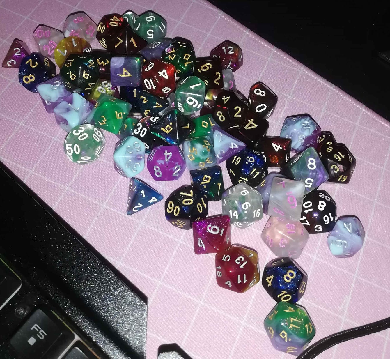 Customer photo review of Mystery Bag of Holding mit 10x7 Kunststoff Würfel