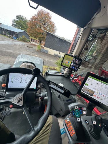 Customer photo review of GADGETME  Tisch-Organizer für John Deere Traktoren – Modell 6R