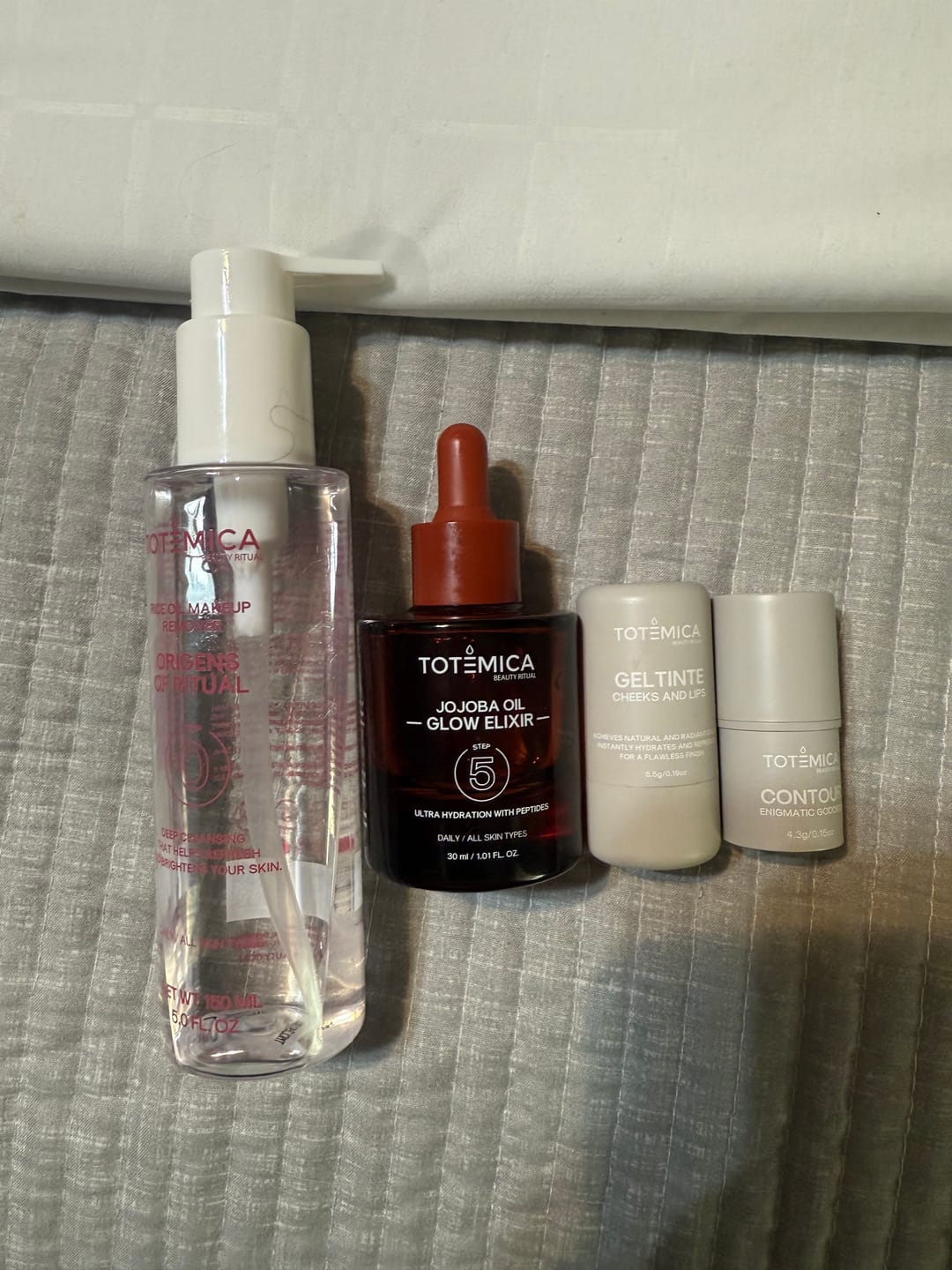 Customer photo review of Totemica Contour Stick Enigmatic Goddes