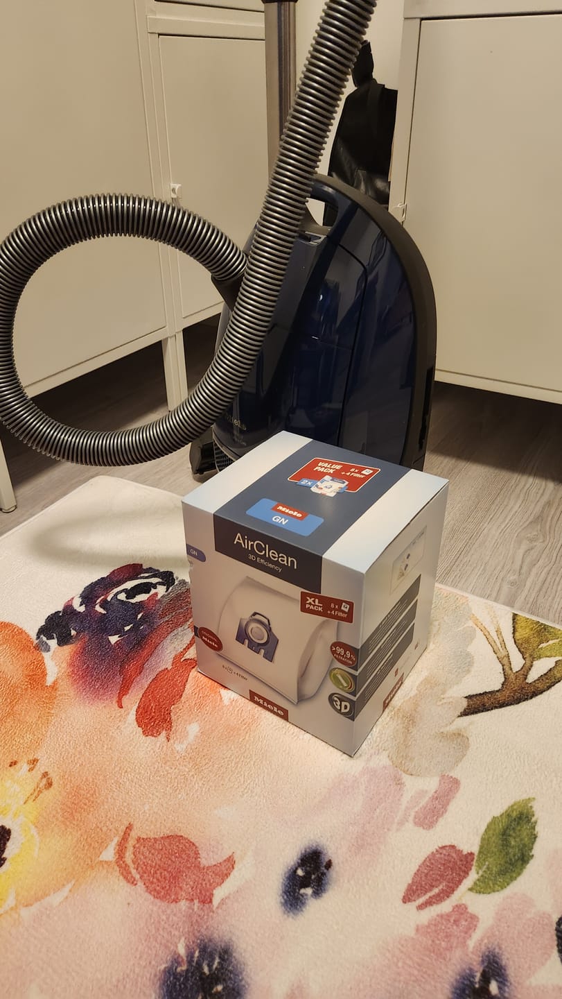 Customer photo review of Miele airclean XL-Pack GN Bag (8 Bags + 4 Filters)