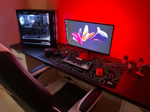 Customer photo review of Black Topo Mousepad