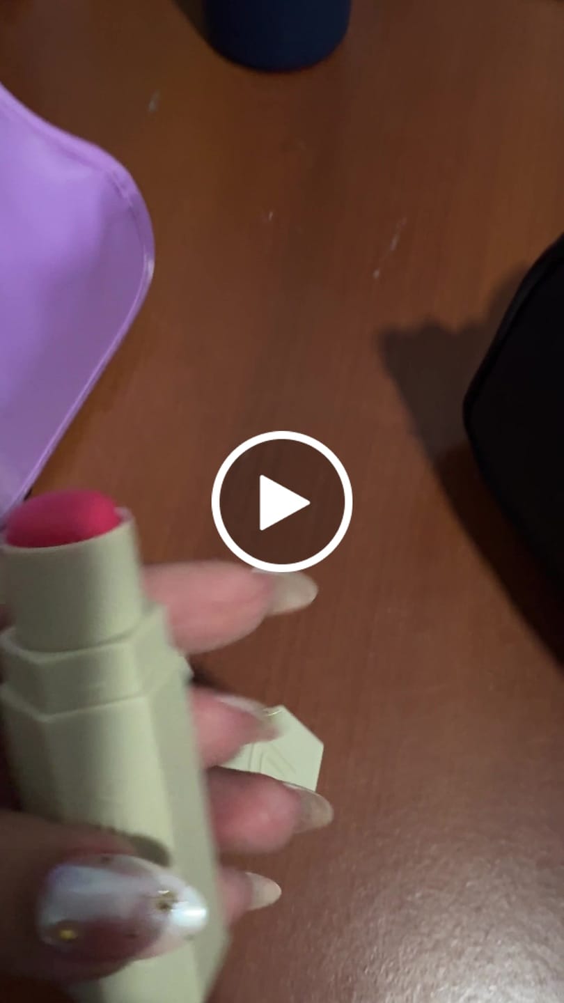 Customer video review of RUBOR CREMOSO EN BARRA COLLECTION