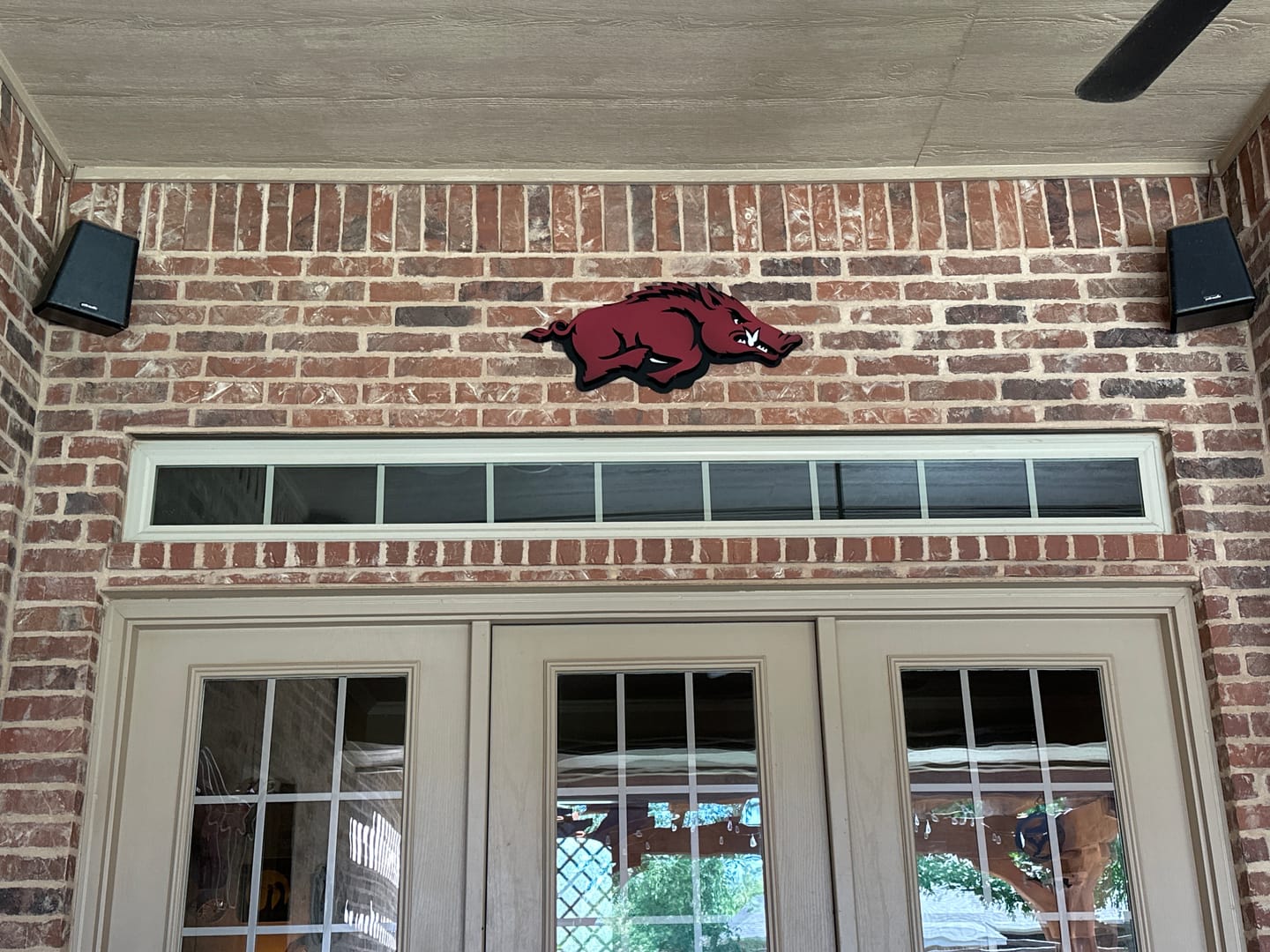 Customer photo review of Arkansas Razorbacks "RUNNING TUSK" 3D Vintage Metal Wall Art