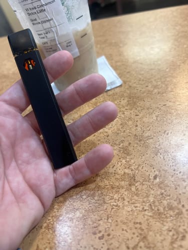 Customer photo review of 1 Gram HHC Vape Pen | Watermelon Zkittles - Indica