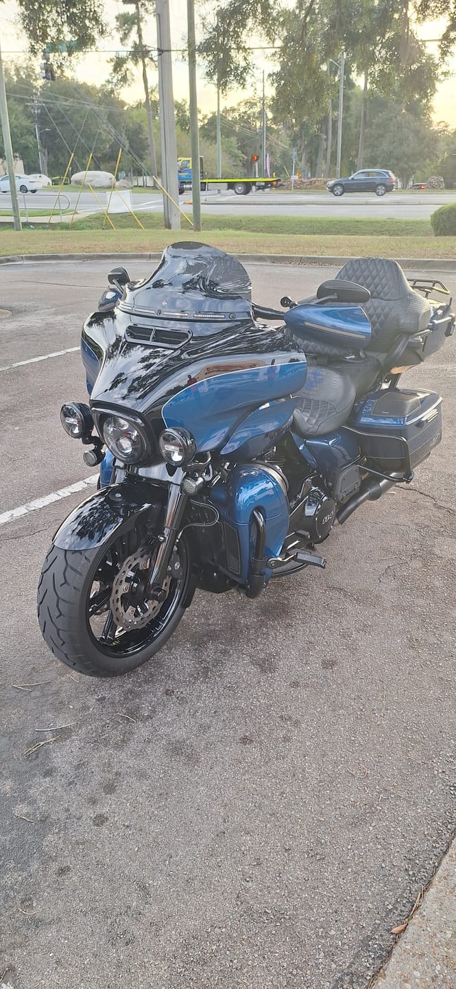 Customer photo review of Harley Hand Guards with LED for Touring & Softails