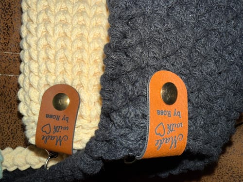 Customer photo review of Kunstleder-Labels mit Chicago Screws - Personalisierte Labels