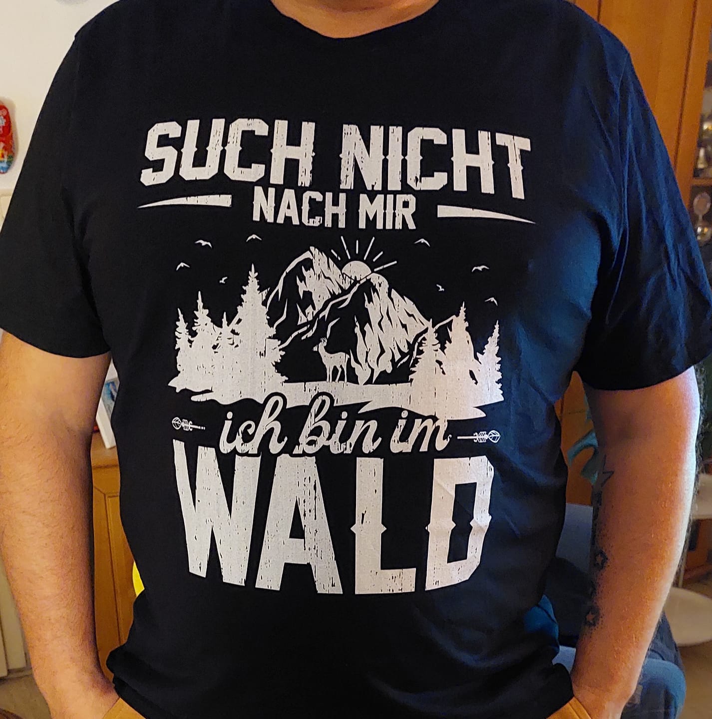 Customer photo review of Such nicht nach mir ich bin im Wald - Unisex Premium Bio Shirt
