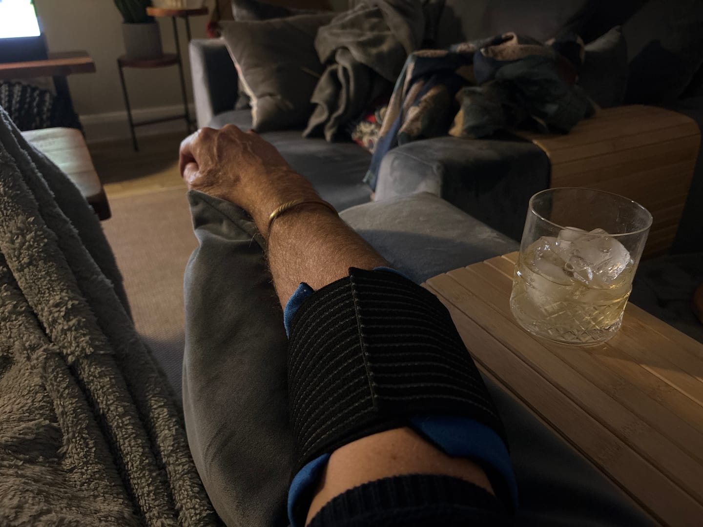 Customer photo review of GPD 3in1 Gel Ice Pack for Injuries with Elastic Wrap - All Body (Hot/Cold) Reusable