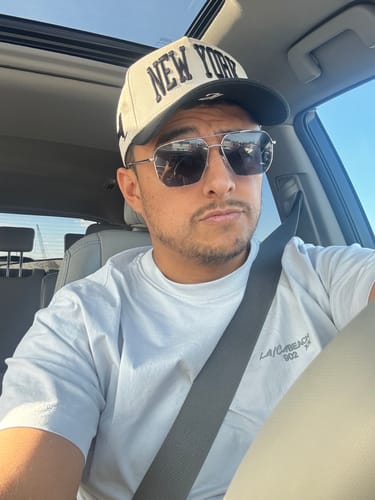 Customer photo review of NEW YORK SNAPBACK - OFF WHITE EDITION