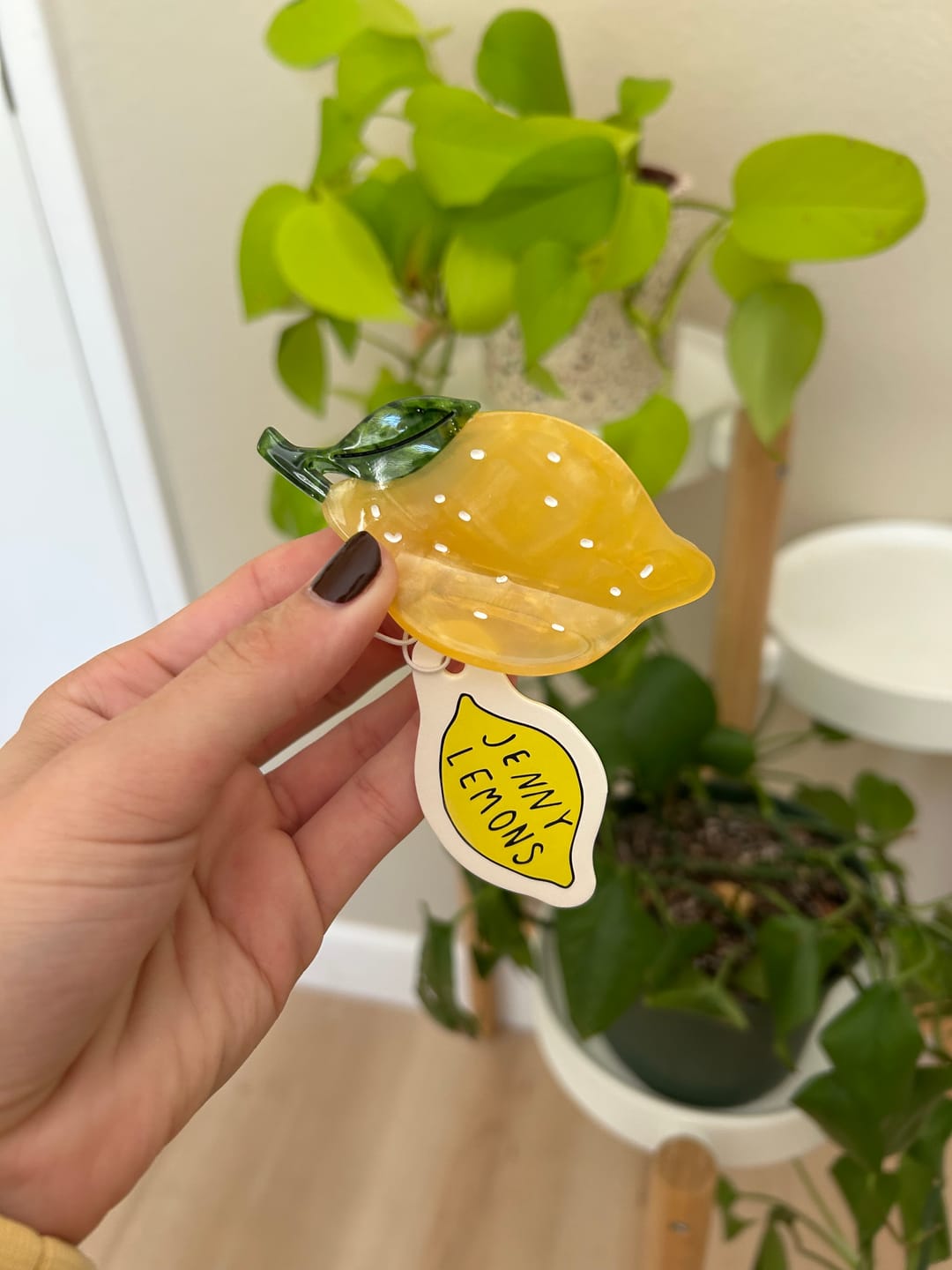 Customer photo review of Midi Lemon Hair Claw Clip