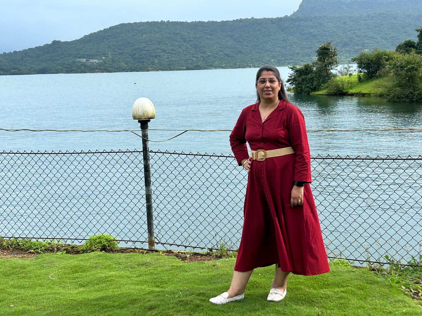 Customer photo review of Women Maroon Airy Linen Flared Dress