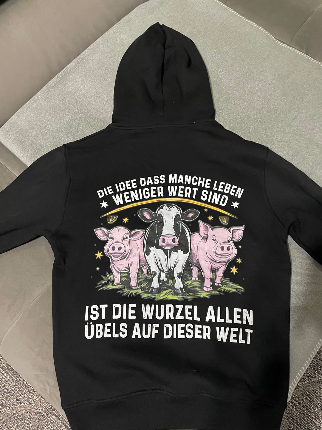 Customer photo review of Die Wurzel Allen Übels - Premium Hoodie