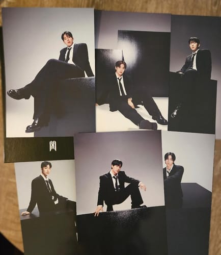 Customer photo review of MONSTA X - 2025 MONSTA X CONNECT X CONCERT OFFICIAL MD PHOTO CLIP BOARD SET