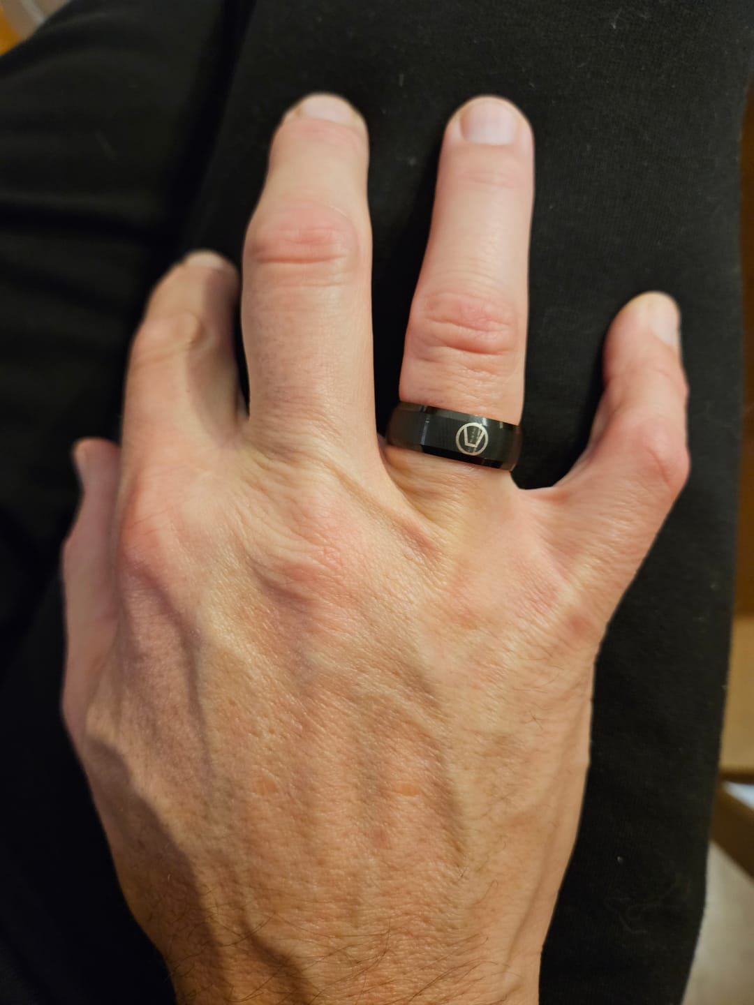 Customer photo review of Svart & Röd Swinger Ring