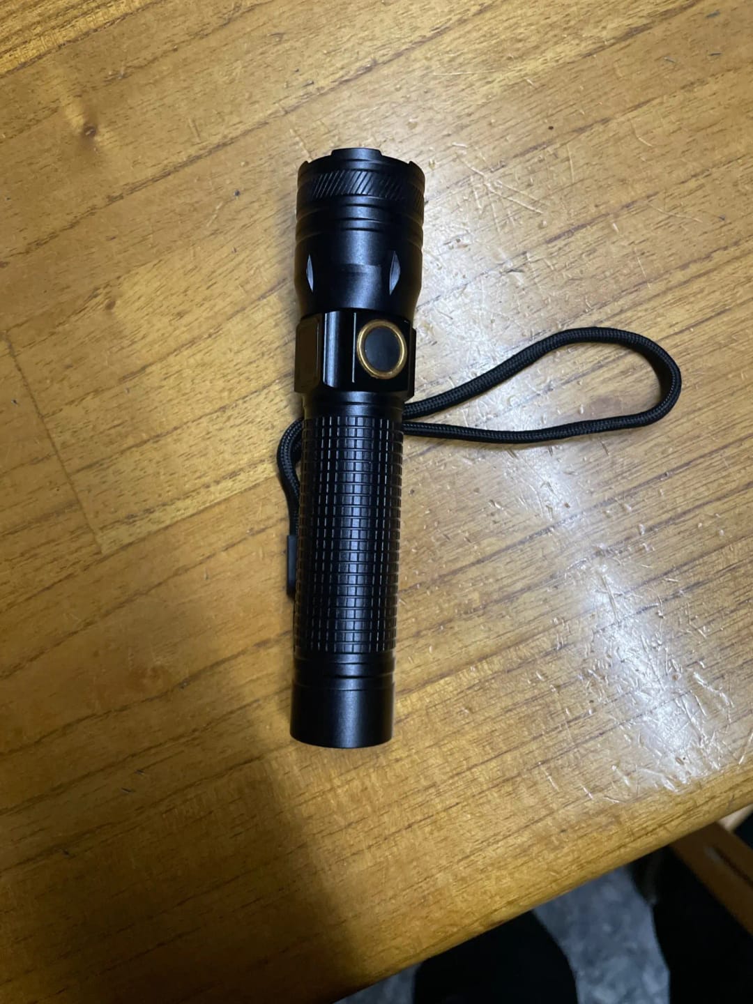 Customer photo review of Aluminium LED Taschenlampe – Wiederaufladbar, Wasserdicht & Power-Display