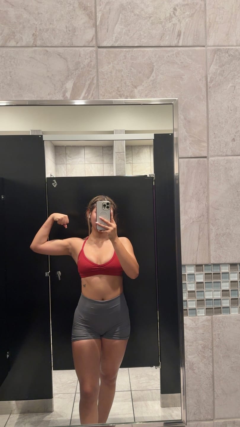 Customer photo review of W335 URBAN V-NECK BRA Fall 24'