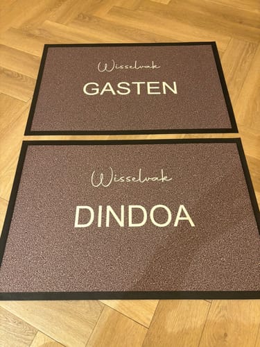 Customer photo review of Gepersonaliseerde familie deurmat