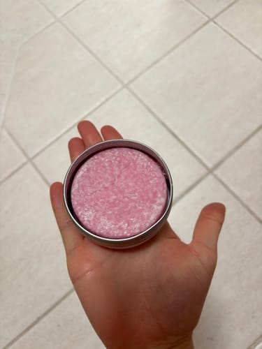 Customer photo review of Strawberry Shampoo Bar