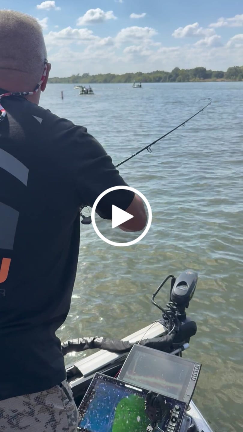Customer video review of Magnify Tee Black