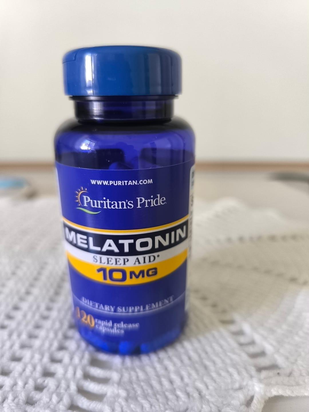 Customer photo review of Puritans Pride Melatonina 10mg 120 Caps