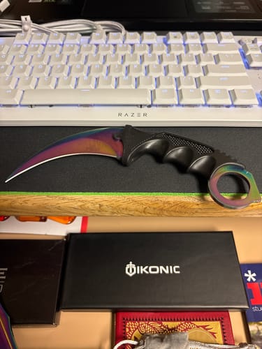 Customer photo review of CSGO Rainbow Fade Karambit