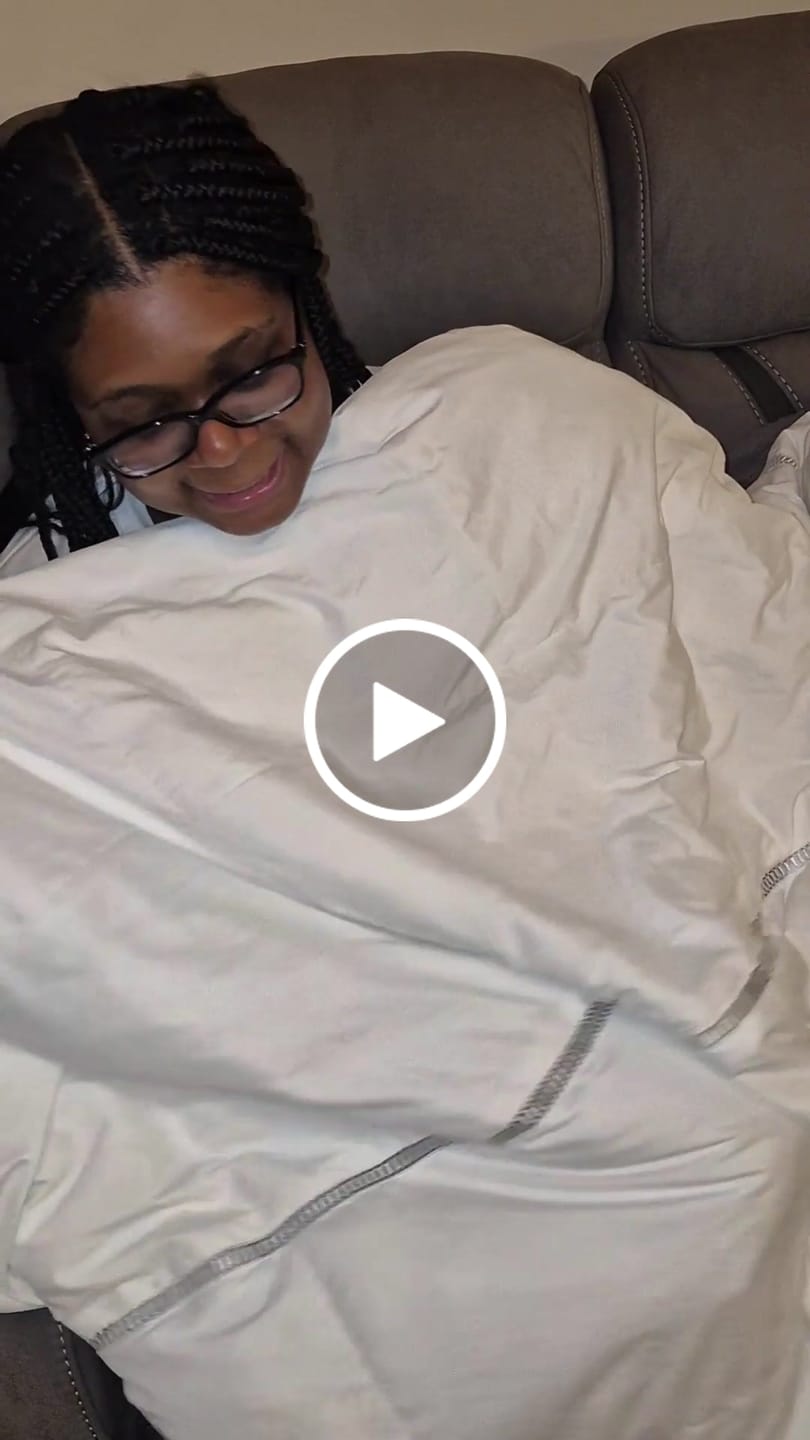Customer video review of Luxecool™ Ultra-Lightweight Cooling Down Blanket