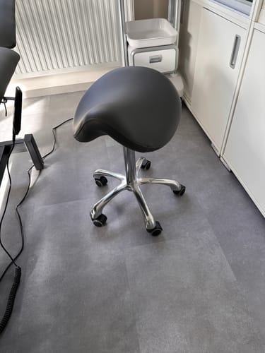 Customer photo review of Rollhocker Alma Grau