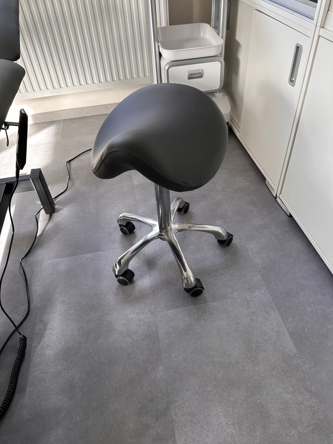 Customer photo review of Rollhocker Alma Grau