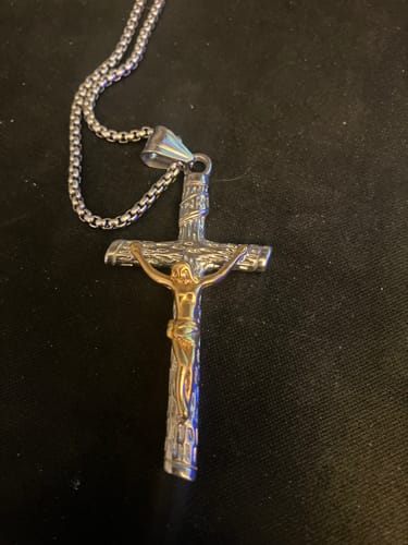 Customer photo review of FREE Today: 3color Crucifix Pendant Necklace: Divine Amulet of Faith