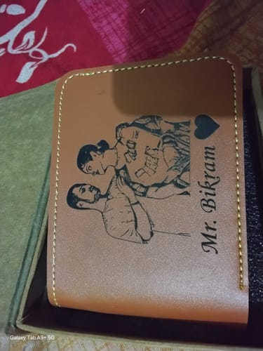 Customer photo review of Personalized Sketch Wallet For Men