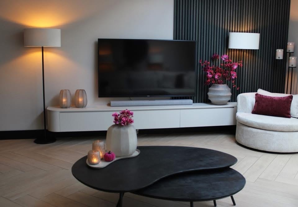 Customer photo review of Dulce curved TV-Meubel zwevend beige 280 cm