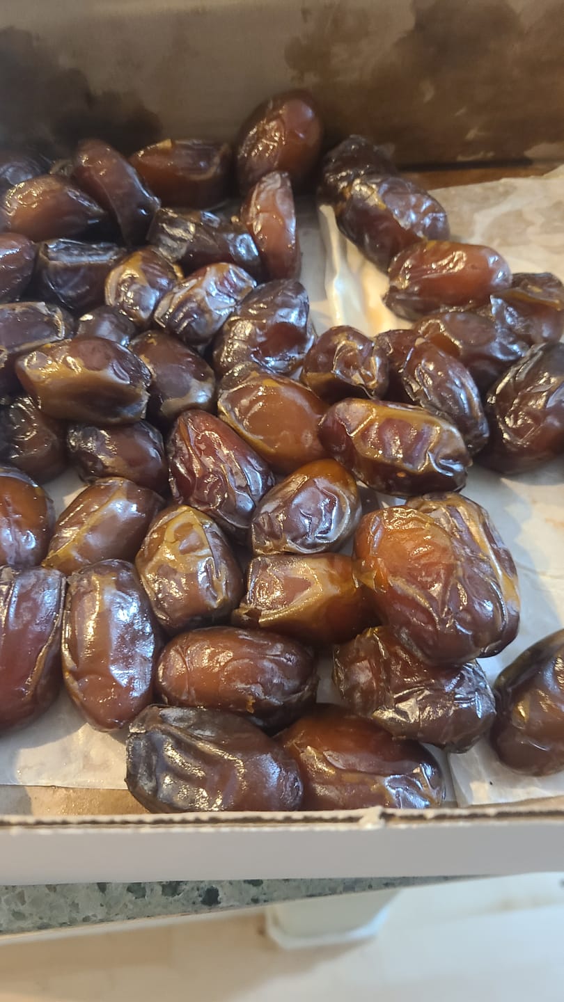Customer photo review of Organic Rutab Medjool Dates Box