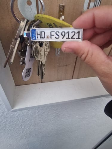 Customer photo review of Kennzeichen Schlüsselanhänger Mini Nummernschild Metall