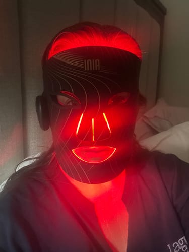 Customer photo review of INIA GLOW Wireless Red Light Therapy Mask