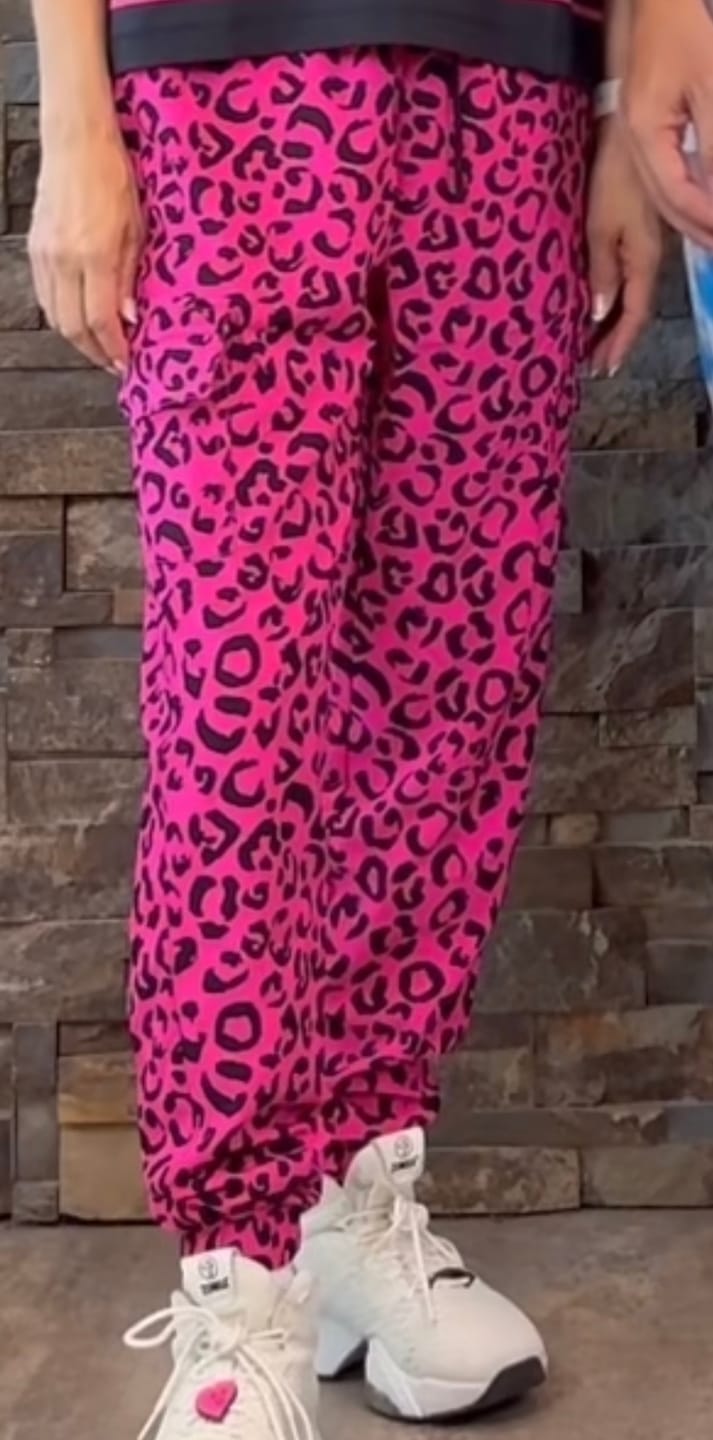 Customer photo review of Sizzlin' Cargo Pants