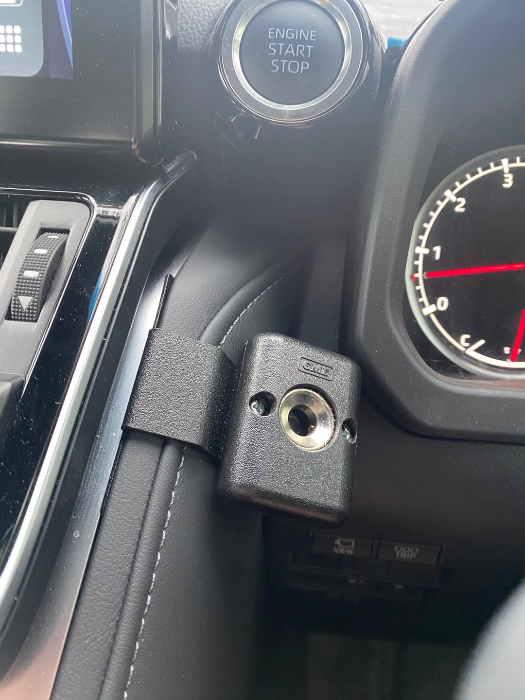 Customer photo review of PRE-ORDER - UHF Handpiece Bracket - LC300 Series - Dash Mount