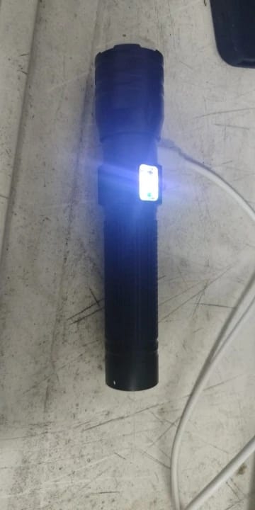 Customer photo review of Aluminium LED Taschenlampe – Wiederaufladbar, Wasserdicht & Power-Display